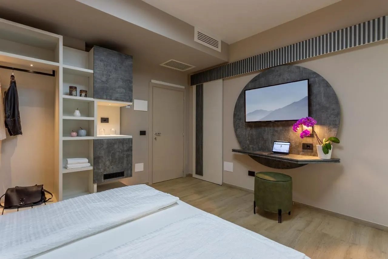 Hotel Veronesi Brenzone sul Garda 3*,
